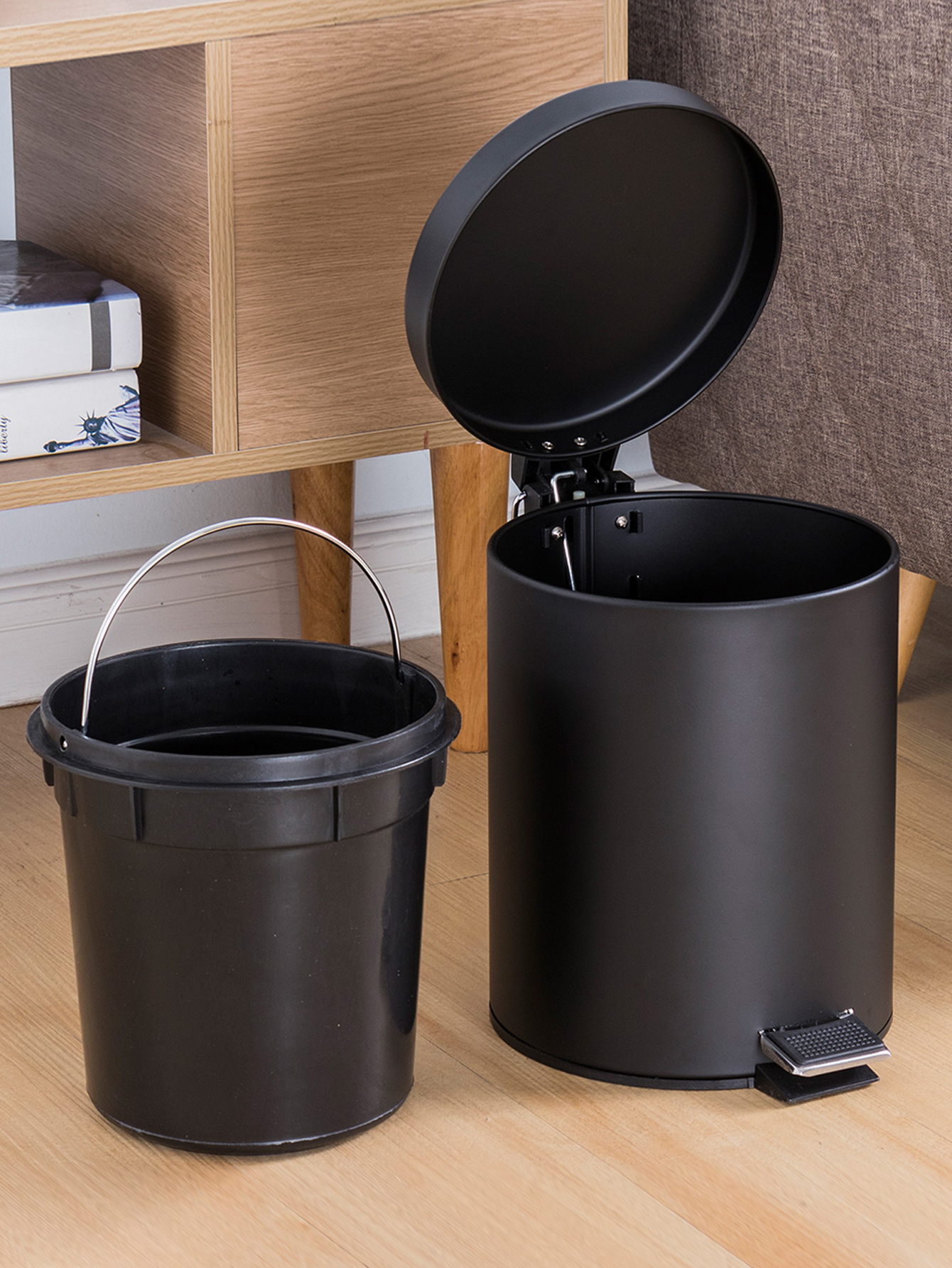 Home Bathroom Trash Can - 3L Mini Black Round Lidded Step
